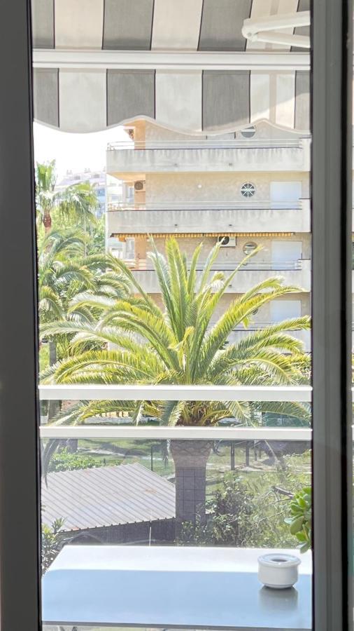 Delux Apartament Салоу Екстериор снимка