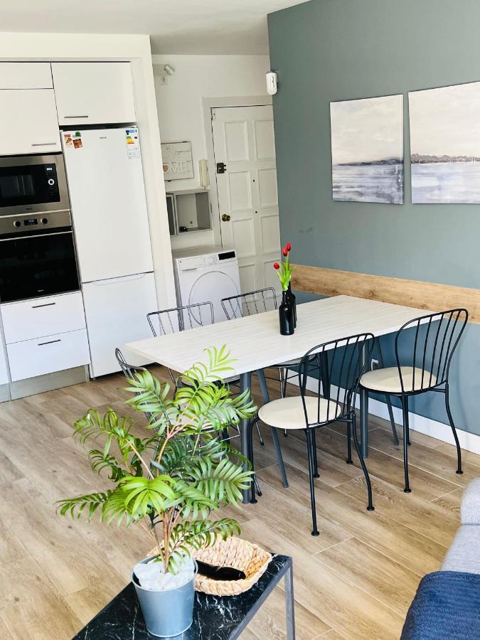 Delux Apartament Салоу Екстериор снимка