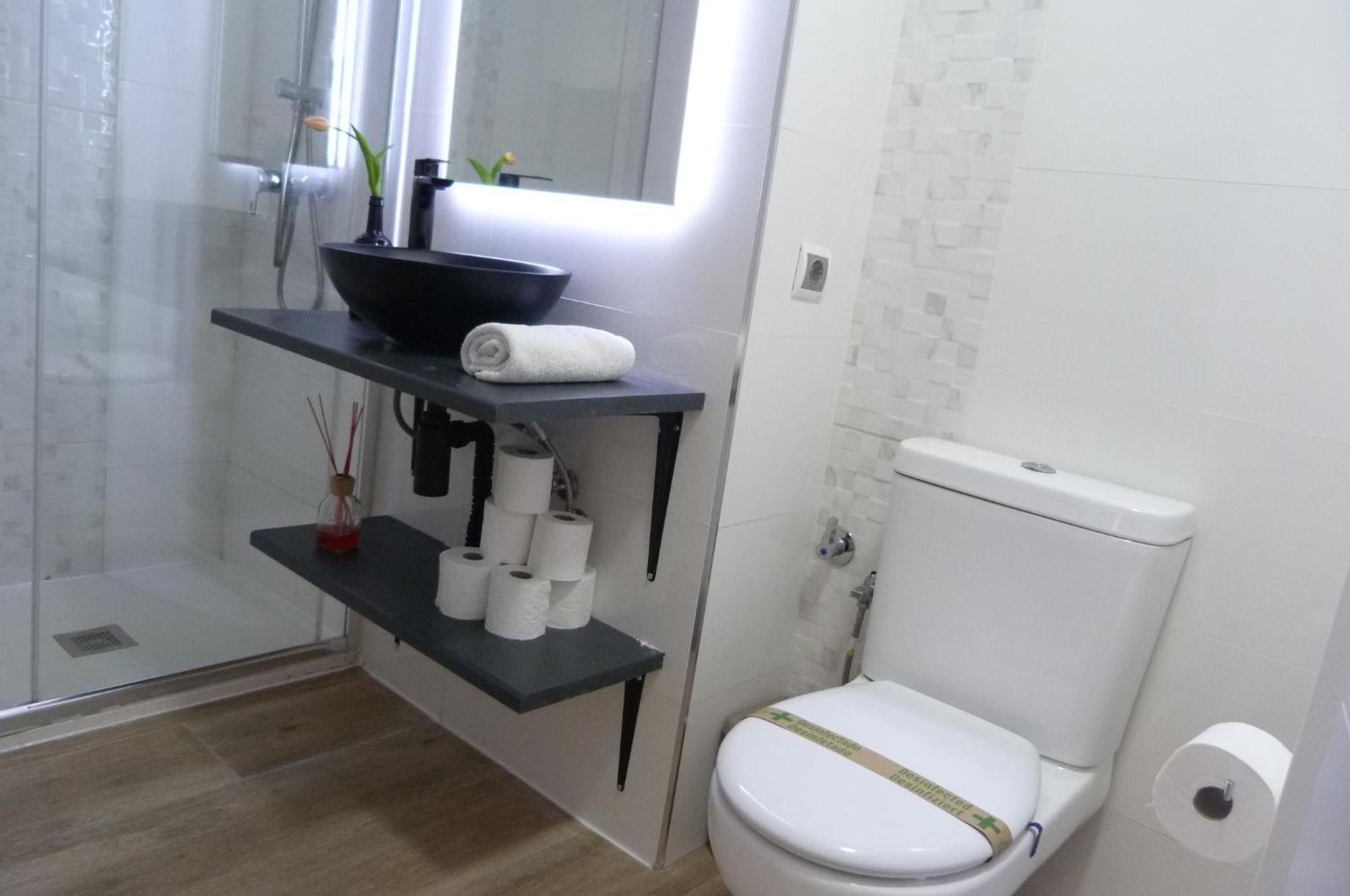 Delux Apartament Салоу Екстериор снимка