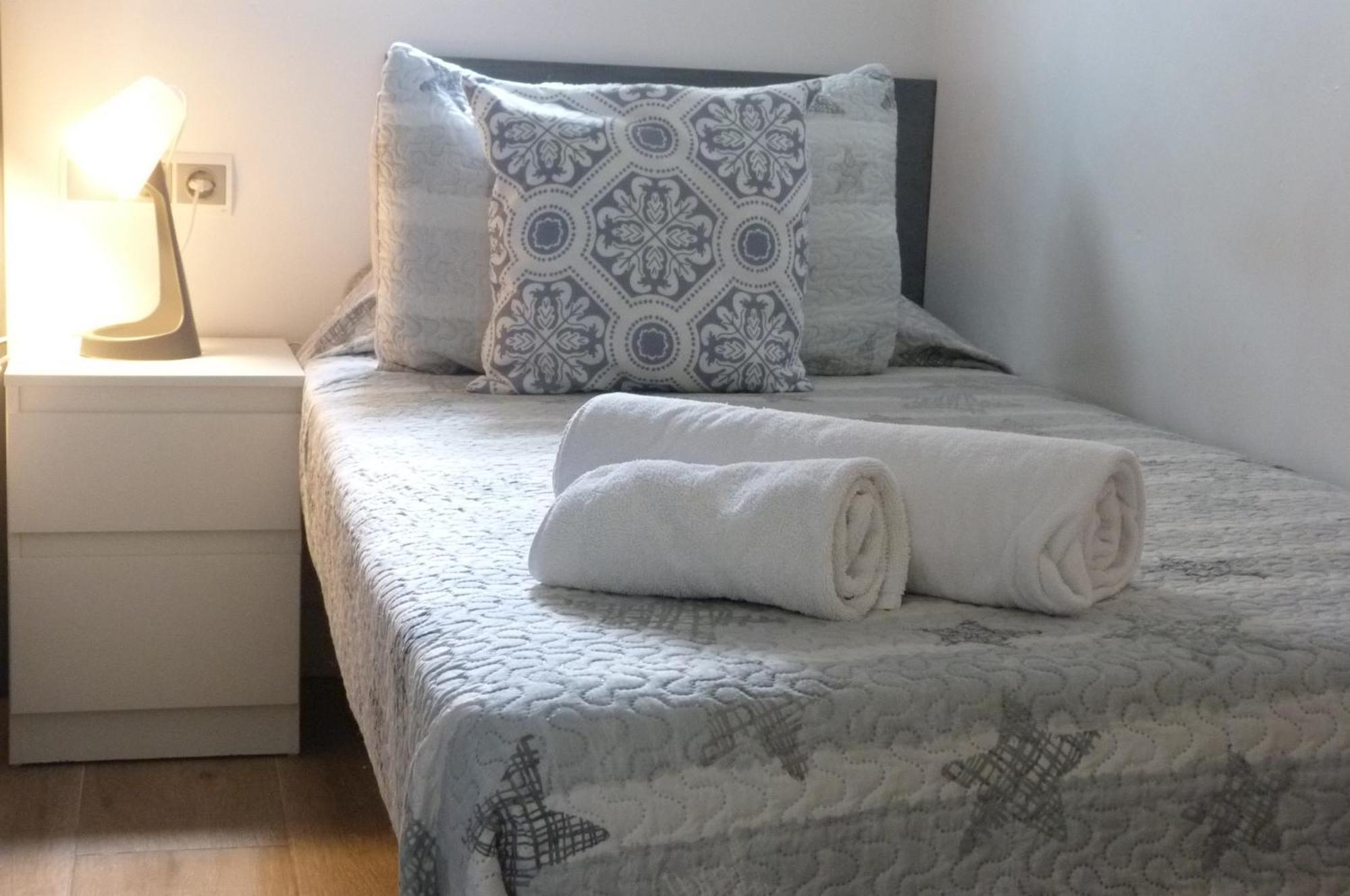 Delux Apartament Салоу Екстериор снимка