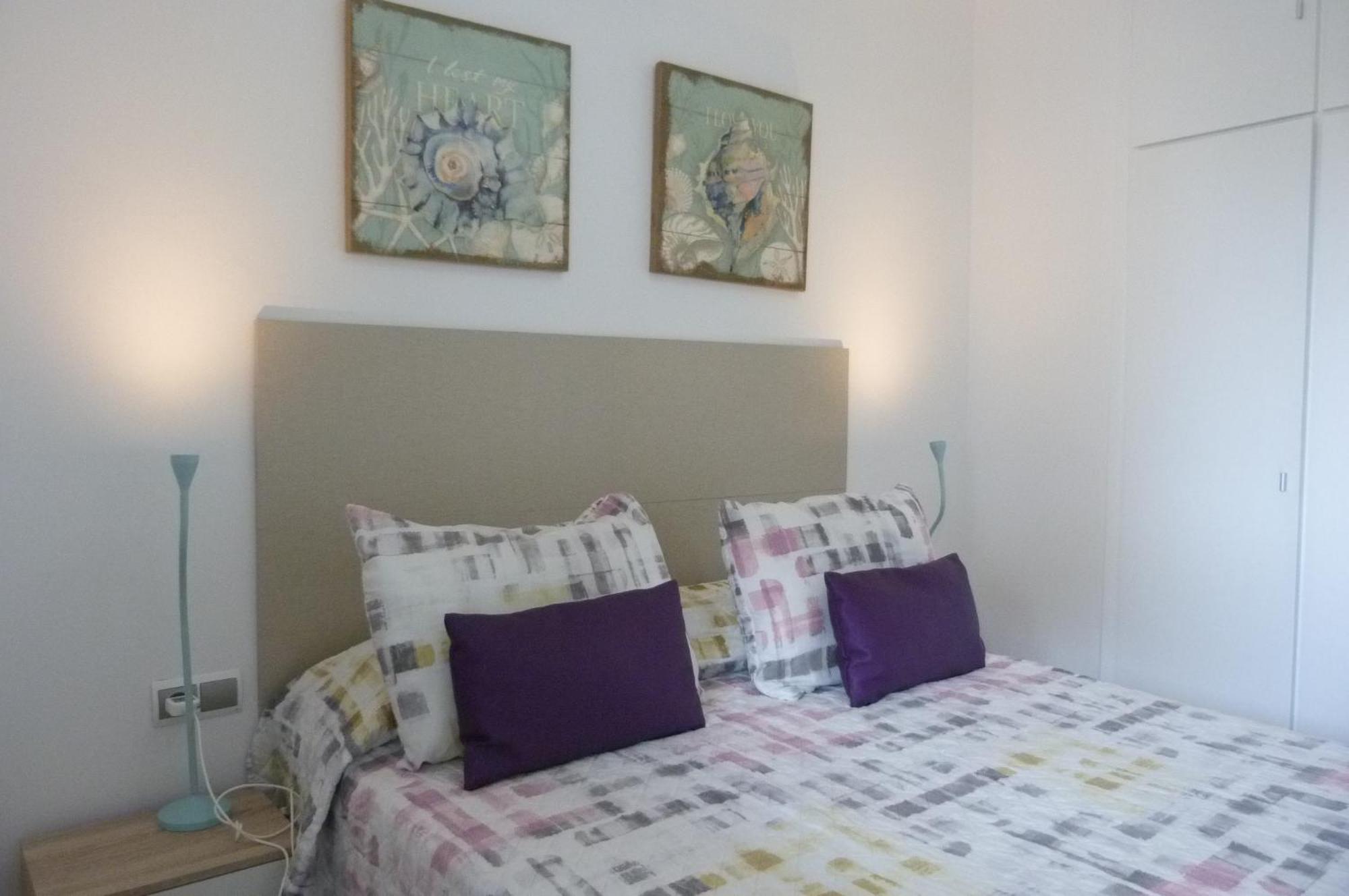 Delux Apartament Салоу Екстериор снимка