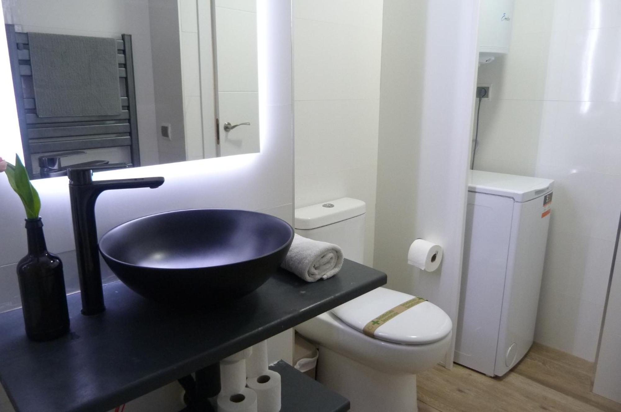 Delux Apartament Салоу Екстериор снимка