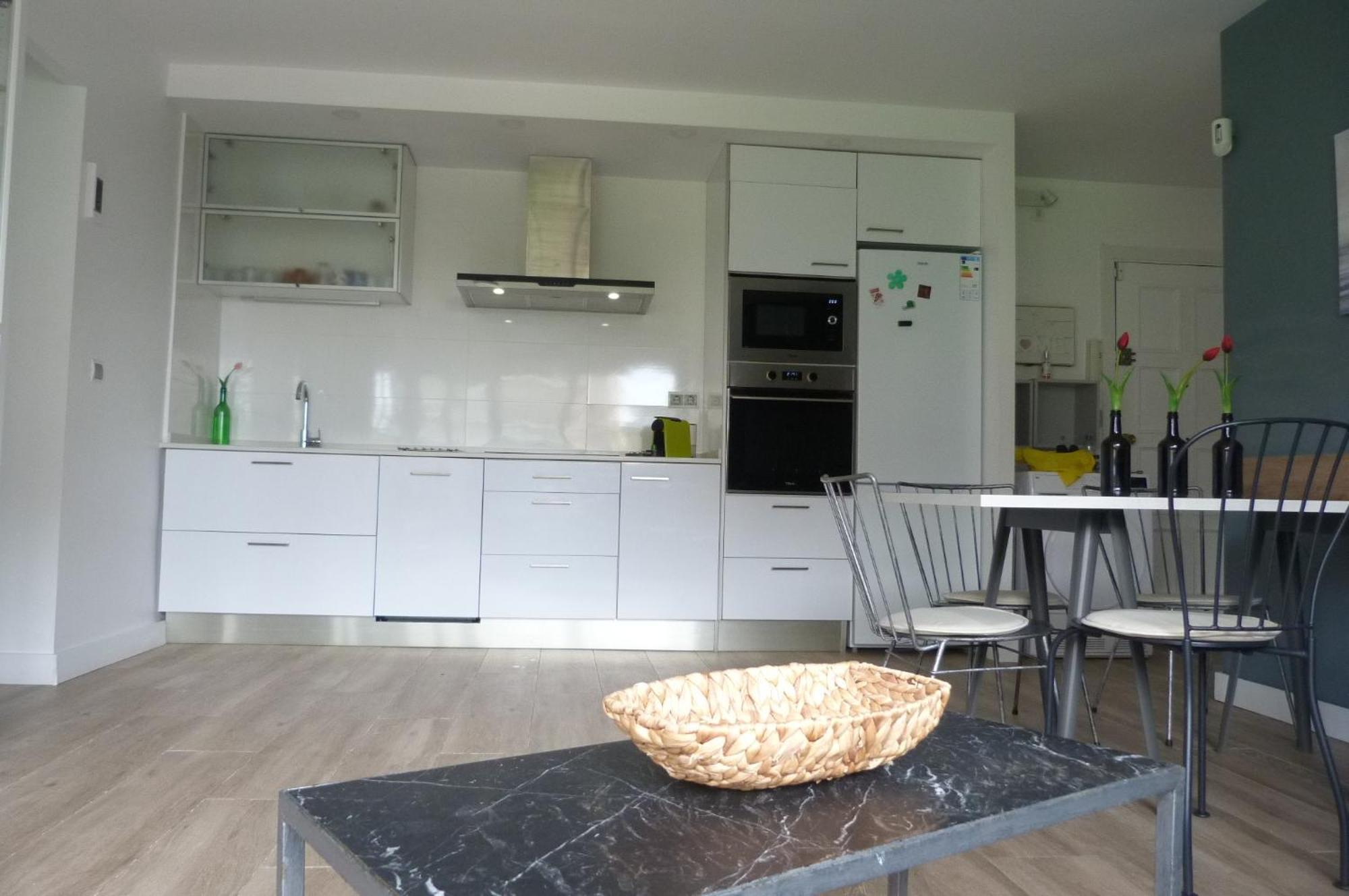 Delux Apartament Салоу Екстериор снимка