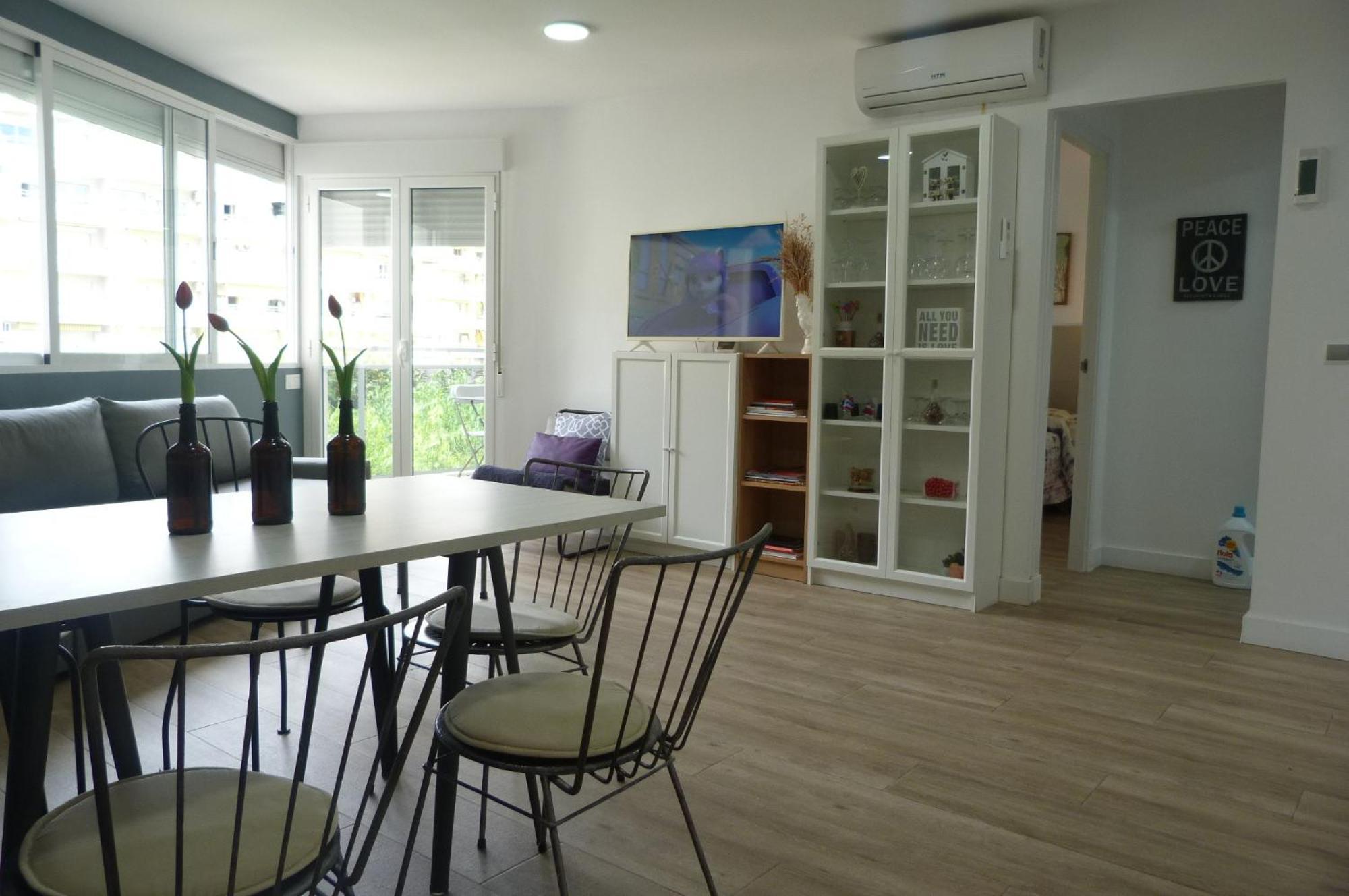Delux Apartament Салоу Екстериор снимка
