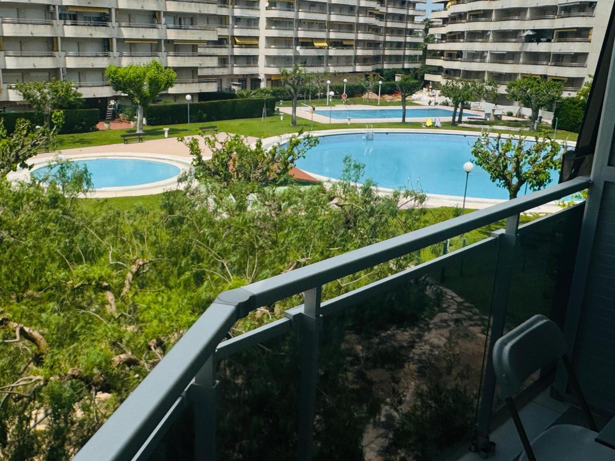 Delux Apartament Салоу Екстериор снимка